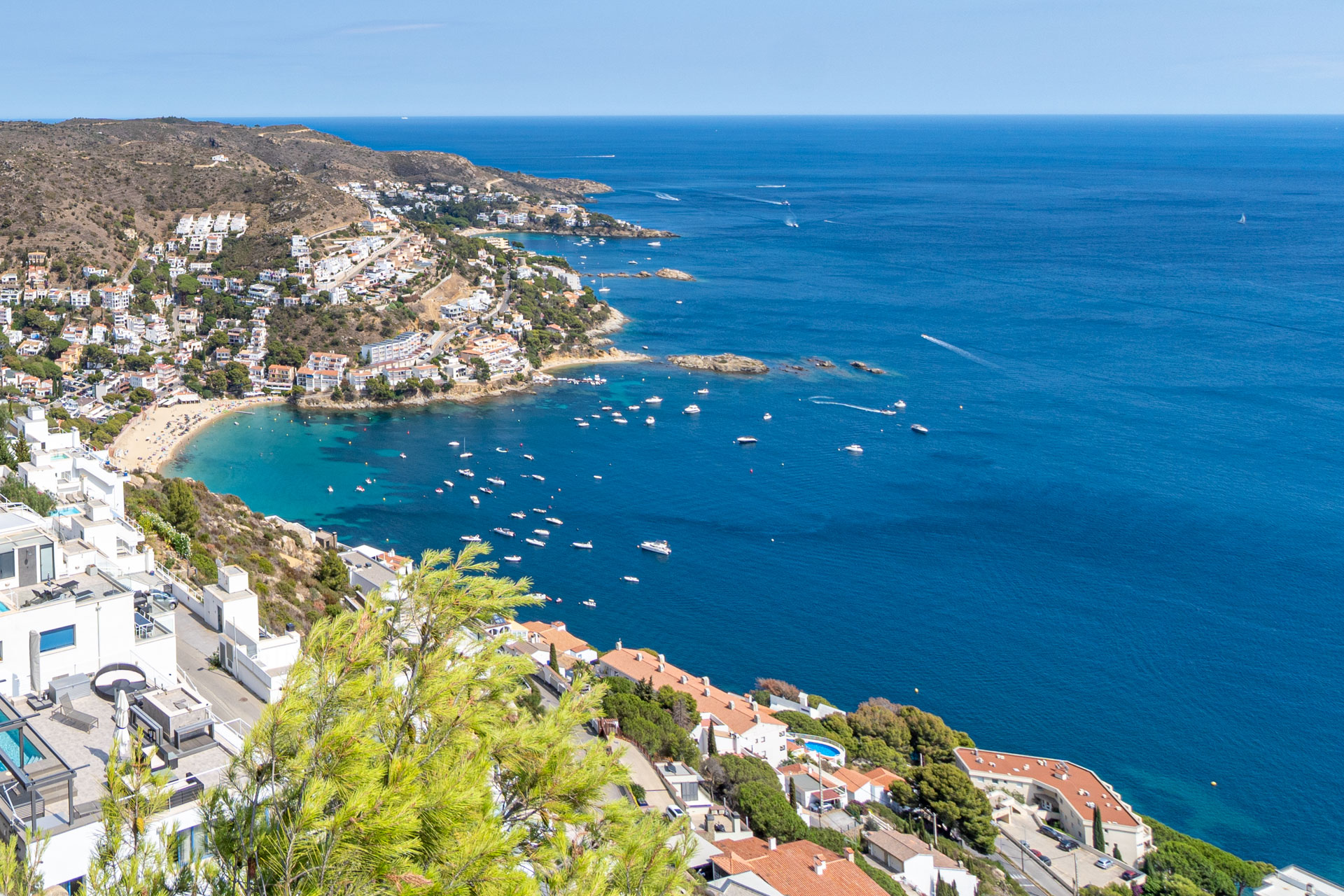 El Alquiler Turístico en La Costa Brava: Una Inversión Rentable y Atractiva